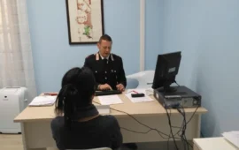 Finta emergenza su WhatsApp: 45enne ingannata bonifica 800 euro a un truffatore