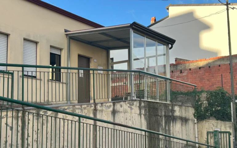 ussassai pensilina dal medico