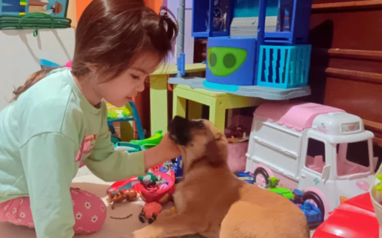 yvette, piccola volontaria sarda