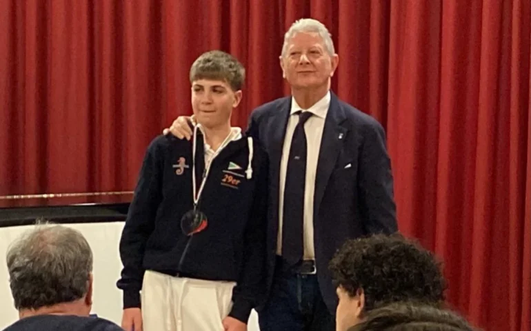 Vela, Gianluca Pilia, giovane talento di Tortolì, protagonista alla premiazione zonale 2025