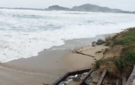 Ogliastra nella morsa del maltempo, tra onde giganti e la furia degli elementi: il video della spiaggia de La Capannina