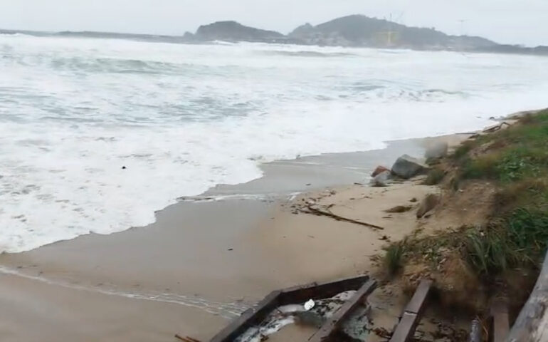 La forza del mare a La Capannina
