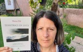 Tortolì, 11 gennaio: il Caffè Letterario ospita Maria Pili con “Tessitrici di luce”