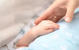 La piccola Nicole di Gavoi lascia la terapia intensiva del Gaslini, dopo il delicato intervento al cuore