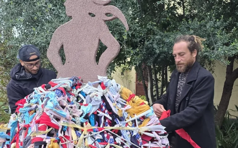 A Bari Sardo nasce “Estia. Nodi di comunità”: arte pubblica e partecipazione in piazza