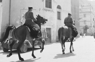 Lanusei, carabinieri a cavallo nel 1958