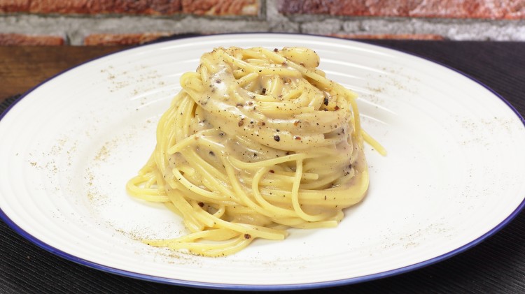 Ricette romane: spaghetti cacio e pepe, un piatto tipico della tradizione più verace