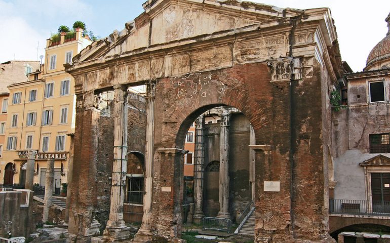 Monumenti romani: il Portico d’Ottavia nel cuore del quartiere ebraico