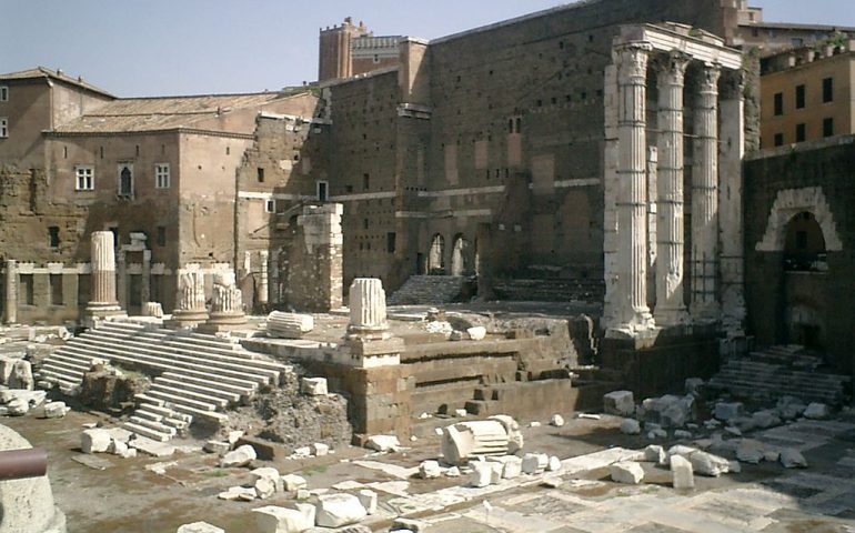 Monumenti romani: il foro di Augusto