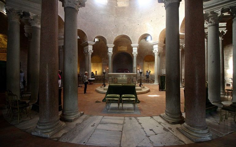 Lo sapevate? Le scene iniziali di Profondo Rosso sono state girate nel mausoleo di Santa Costanza a Roma