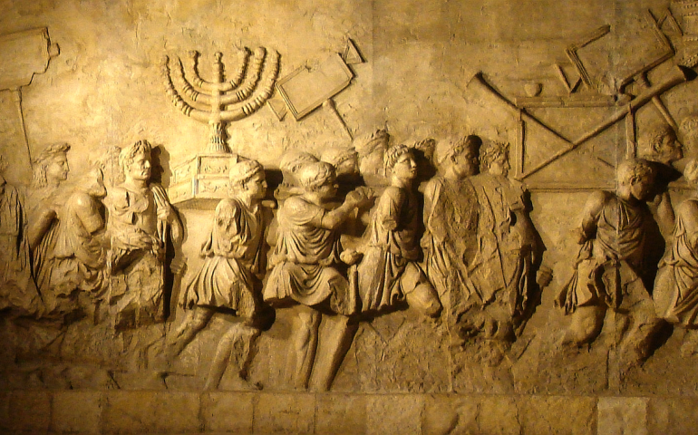 Lo sapevate? Nell’Arco di Tito a Roma compare la Menorah, uno dei simboli più antichi della religione ebraica