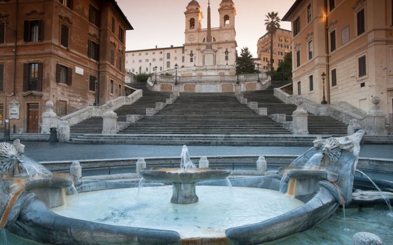 Monumenti romani: la Fontana della Barcaccia, una delle più belle di Roma