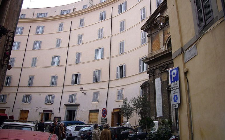 Il palazzo curvo