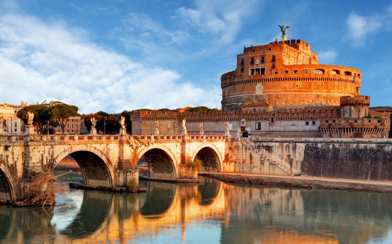 Monumenti romani: Castel Sant’Angelo, mausoleo, prigione, caserma e rifugio dei papi