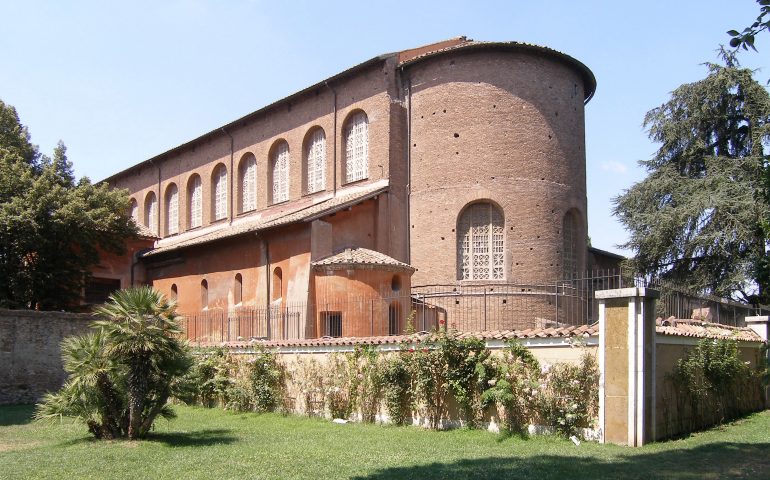 Monumenti romani: la chiesa di Santa Sabina, una delle più belle e misteriose della città