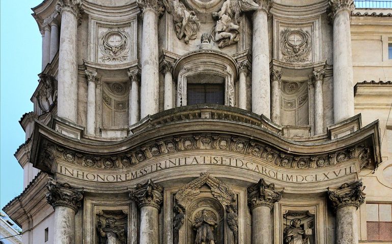 Lo sapevate? La chiesa di San Carlo alle quattro Fontane è chiamata “San Carlino” dai romani per le sue ridotte dimensioni