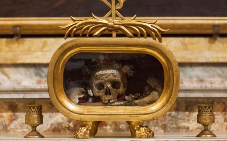 Lo sapevate? A Roma, nella chiesa di Santa Maria in Cosmedin, si trova il teschio di San Valentino, patrono degli innamorati