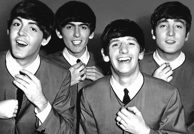 Lo sapevate? I Beatles nel 1965 fecero il bagno vestiti nella Fontana delle Rane al Coppedè