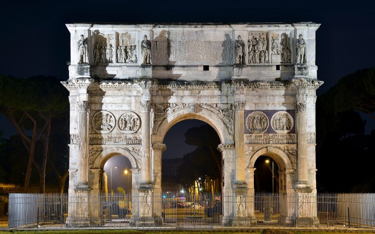 Monumenti romani: l’Arco di Costantino, uno dei tre archi trionfali antichi rimasti a Roma