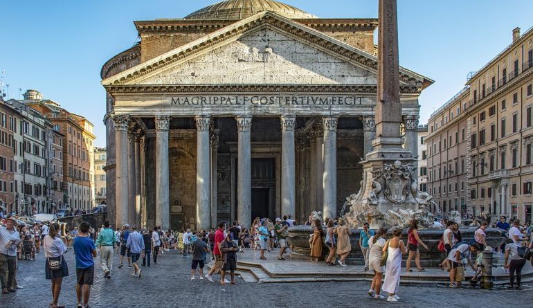 Lo sapevate? Gli abitanti di Roma chiamavano popolarmente il Pantheon “la Rotonna” (“la Rotonda”)