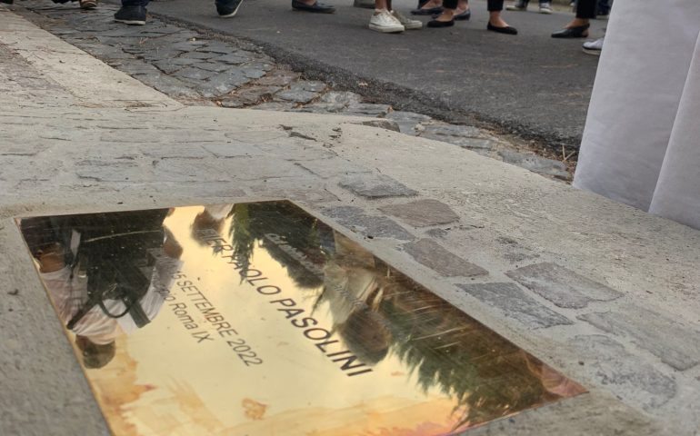 Da oggi una targa a Roma ricorderà Pasolini in Via Eufrate davanti alla sua casa dell’Eur