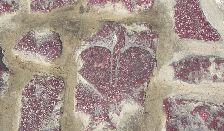 Lo sapevate? A Roma c’è “Er Core de Nerone”, un curioso sampietrino a forma di cuore