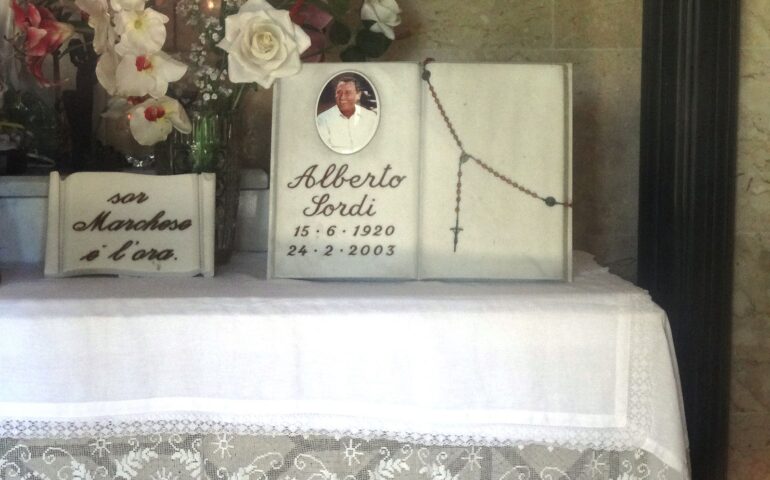 24 febbraio: nel 2003 ci lasciò il grande Alberto Sordi. “Sor Marchese, è l’ora” l’epitaffio al cimitero Verano a Roma