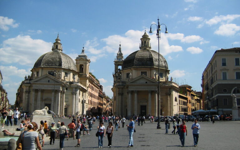 Maurizio Costanzo, il funerale a Roma nella “Chiesa degli Artisti”. Perché la Basilica di Santa Maria in Montesanto viene chiamata così?
