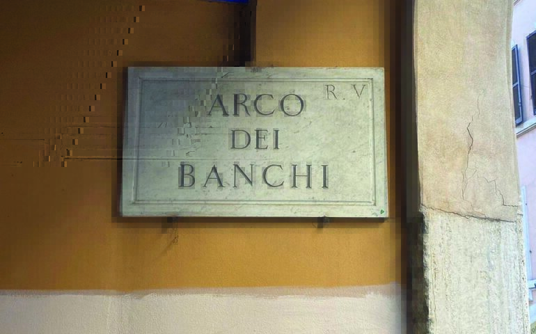 L’Arco dei Banchi e dei banchieri, il sottopasso più ricco di Roma