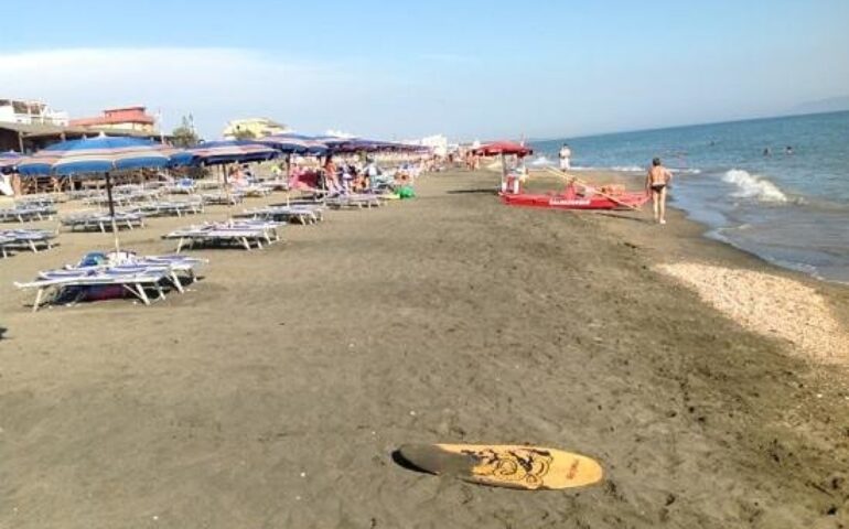 Mare Latina, Arpa Lazio conferma la balneabilità delle acque. Criticità dai canali