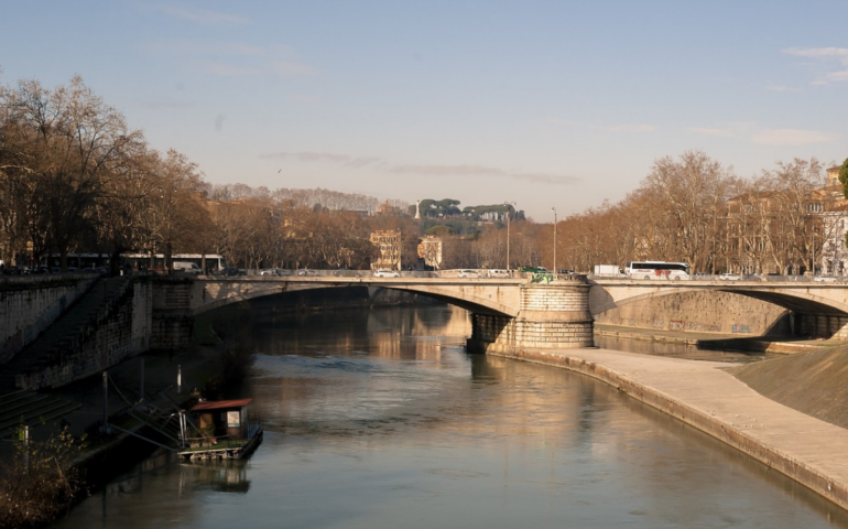 A Parigi presto la Senna sarà balneabile. L’idea piace anche a Roma: nel Tevere si potrà nuotare?