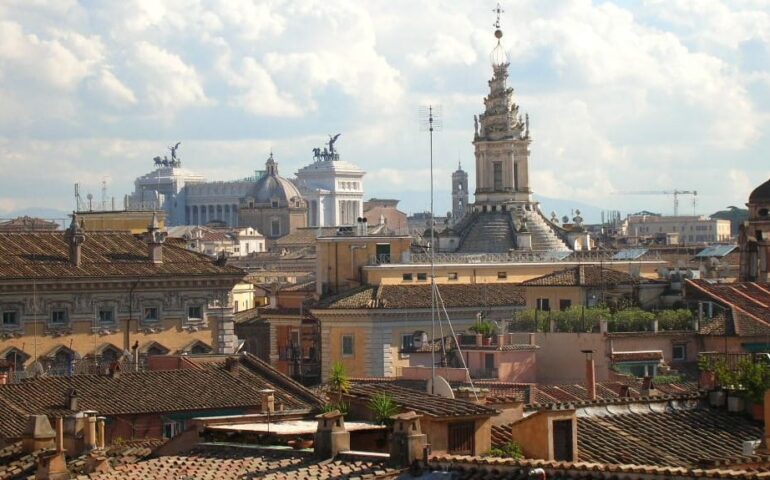 I romani danno i voti ai servizi: promossi cultura e taxi, bocciati trasporti e rifiuti