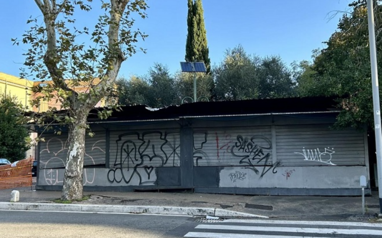Municipio XV, avviata finalmente la rimozione del chiosco di via Cassia 724