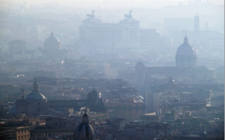 Lo smog a Roma: impatto sulla salute mentale, tra ansia e depressione