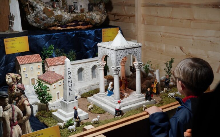 La mostra 100 Presepi in Vaticano: ogni opera è un piccolo capolavoro