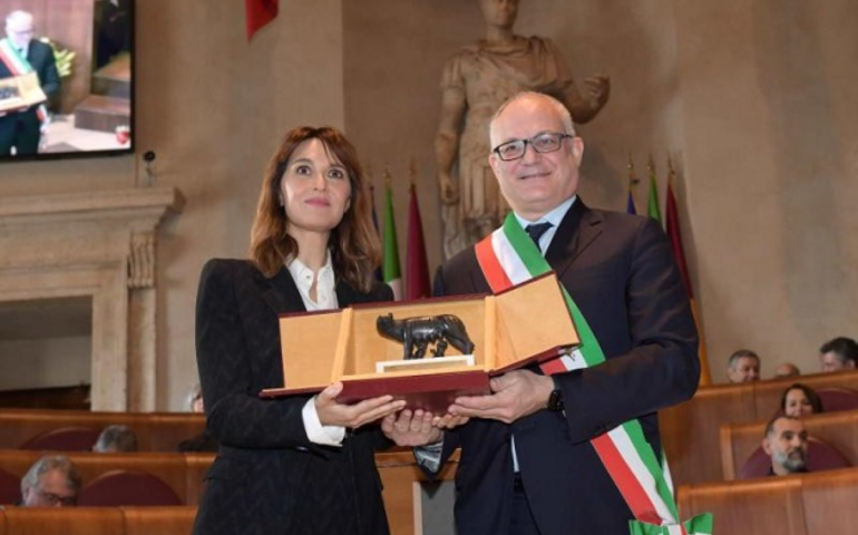 Paola Cortellesi premiata con la Lupa Capitolina