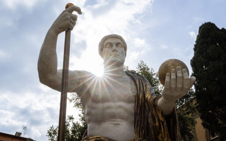 Musei Capitolini, l’imponente ricostruzione del Colosso di Costantino