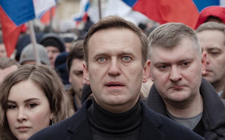 Roma scende in piazza per commemorare Navalny
