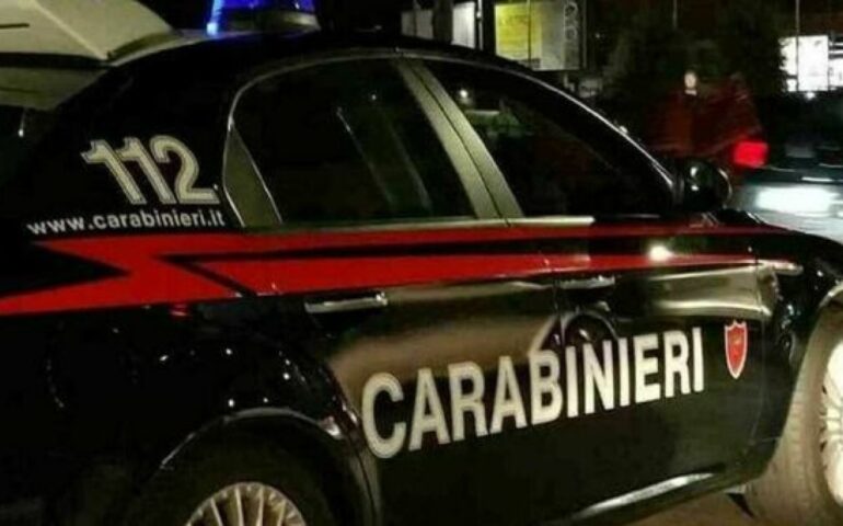 Canino, anziano non dà notizie di sé al figlio per 48 ore: era intrappolato sotto 2 scarpiere