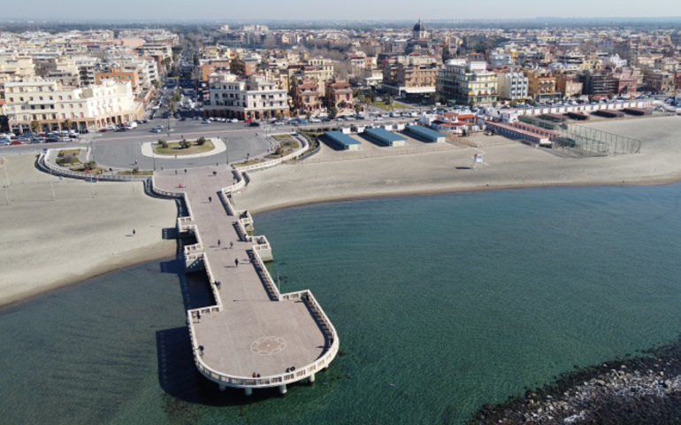 Litorale laziale, presentati i criteri per i bandi pubblici. Al via la stagione balneare