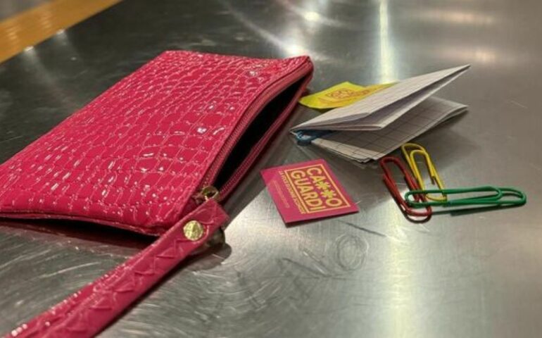 Pochette Rosa: lotta contro le molestie nelle Metro a Roma