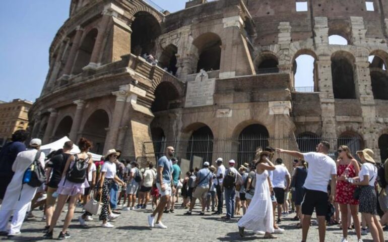 Le destinazioni turistiche più deludenti: Roma e New York in cima alla classifica delle “trappole” per turisti