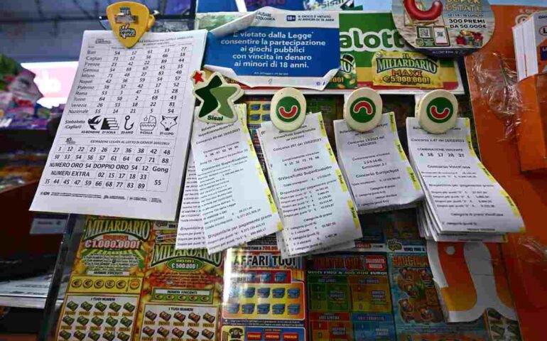 Frosinone, vince 128mila euro al SuperEnalotto ma non se ne accorge