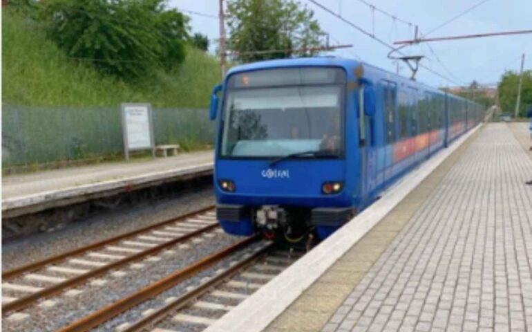 Presto un treno dalla Metro A sulla Roma-Lido, obiettivo corse ogni 15 minuti