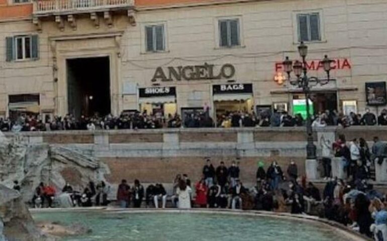 Roma, colpo milionario a Fontana di Trevi: rubati 400mila euro in beni di lusso
