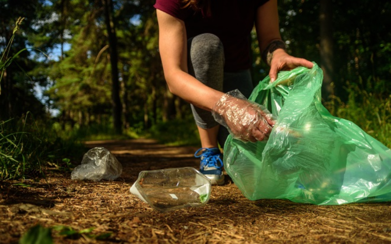 Il plogging: sport e pulizia dei parchi