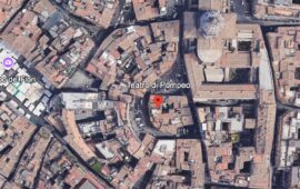 La zona dove sorgeva il teatro di Pompeo
