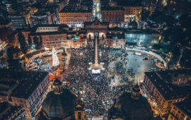 Piazza del Popolo con le luminarie