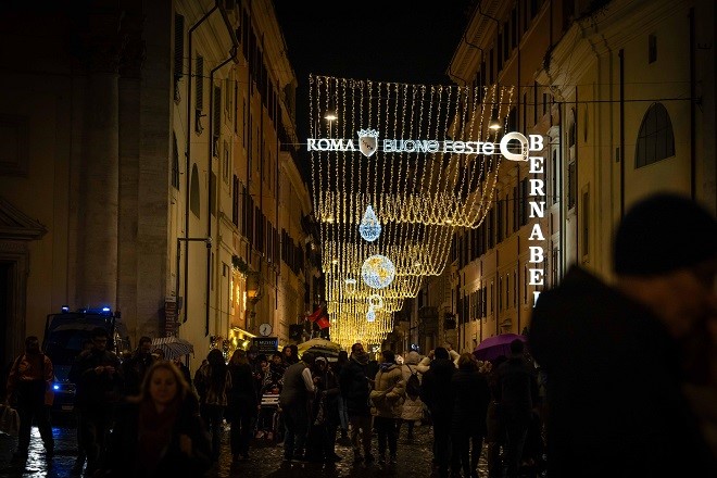 Le luminarie in via Del Corso