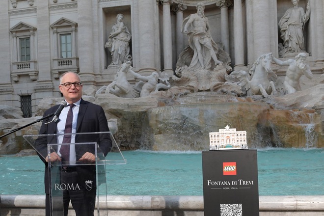 Il sindaco di Roma durante la presentazione